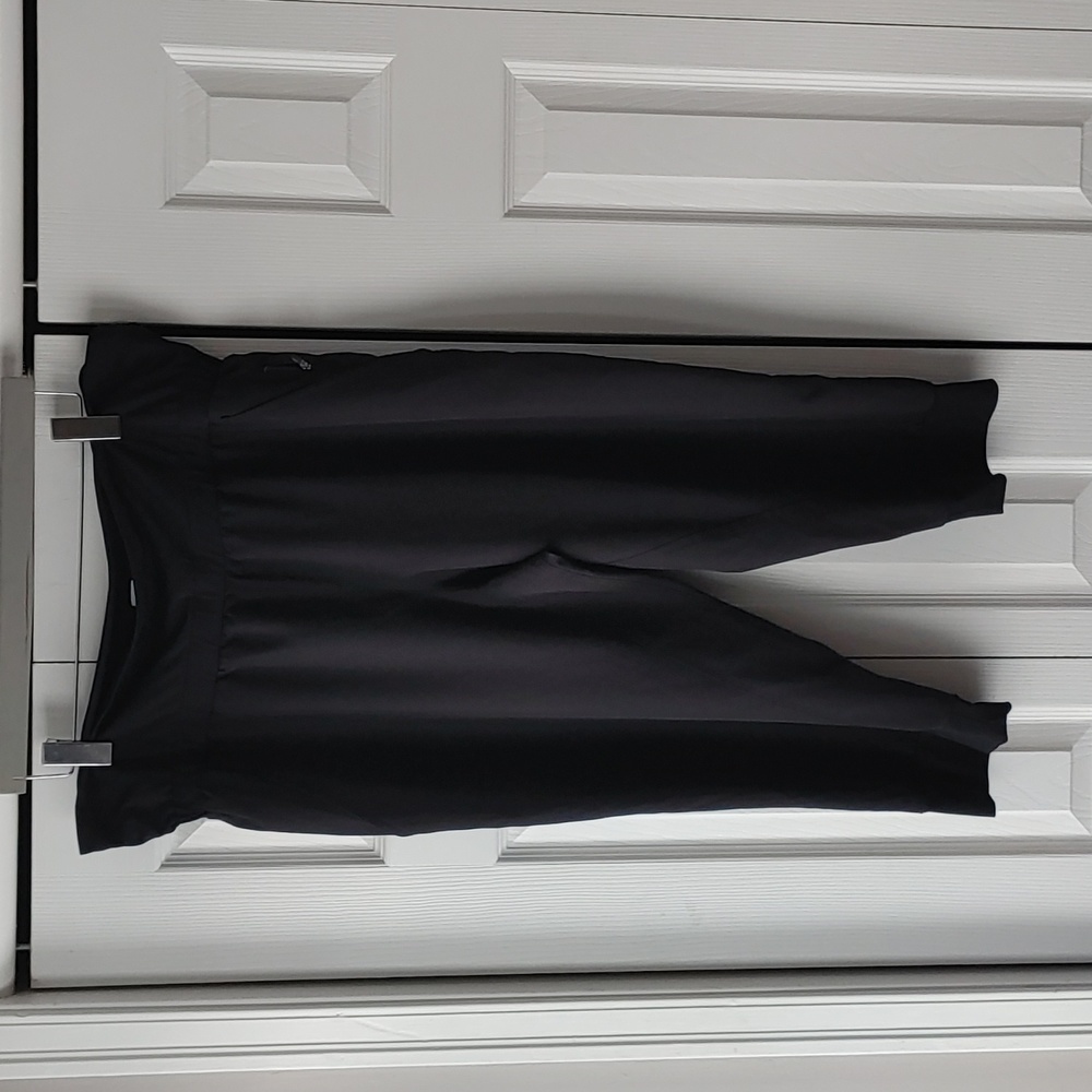 Fabletics Black Cropped Capri Joggers XXL